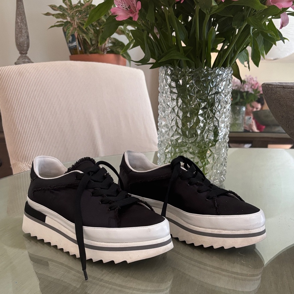 Softwaves Licia Athleisure Shoe
